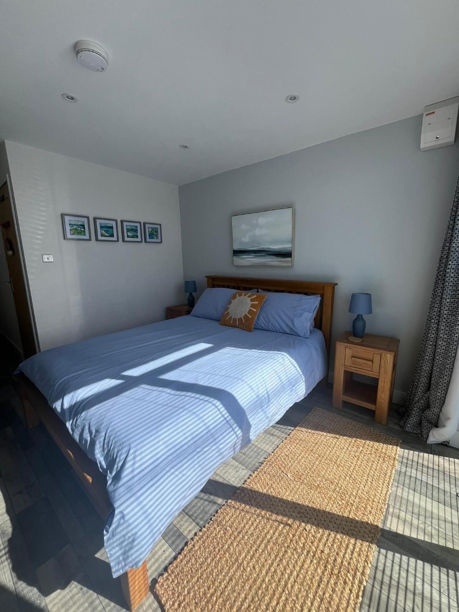 Entire Guest Suite In Four Mile Bridge, Rhoscolyn Valley Exterior photo
